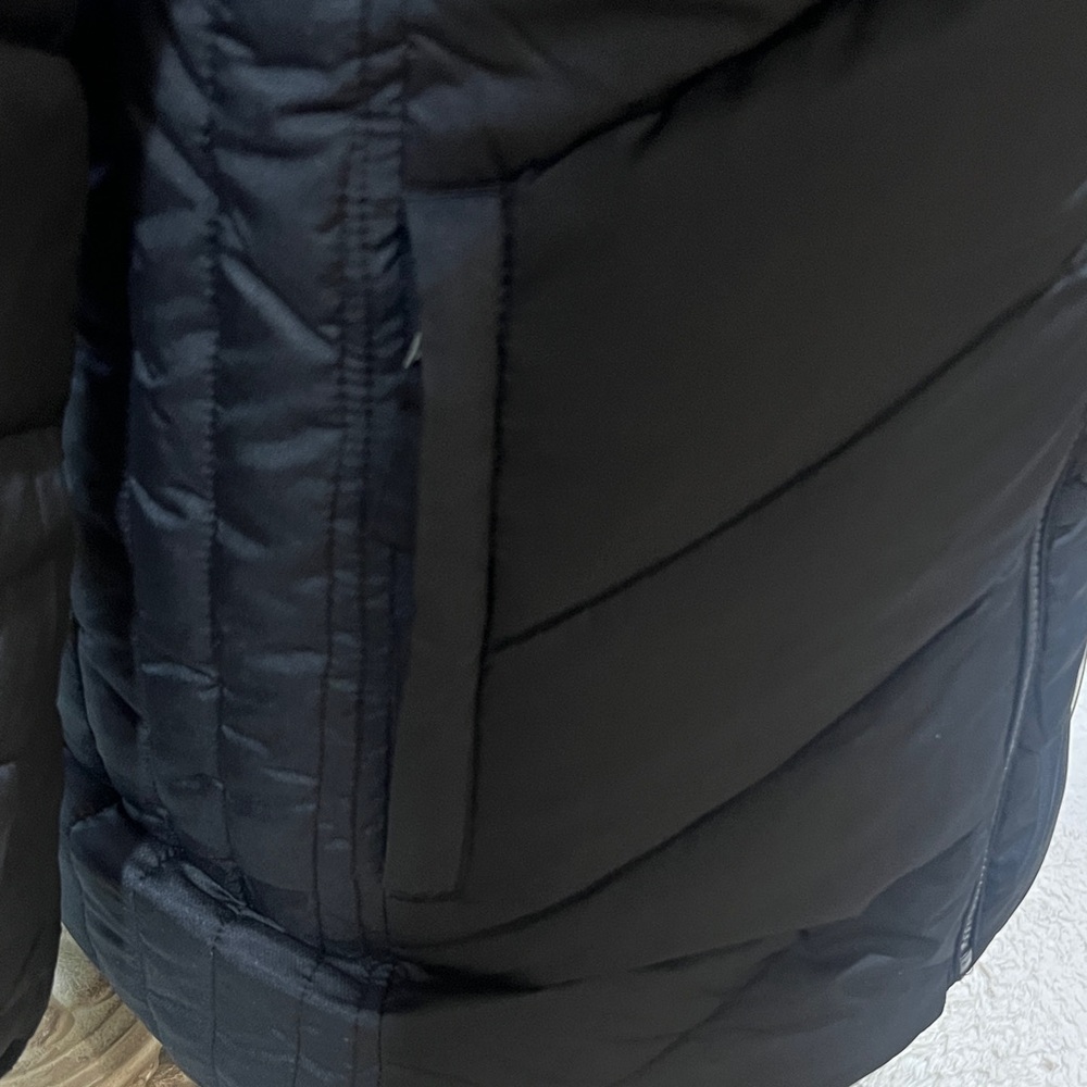 BRAND NEW Lands' End Girl’s Black Puffer Jacket with Hood - Picture 9 of 11